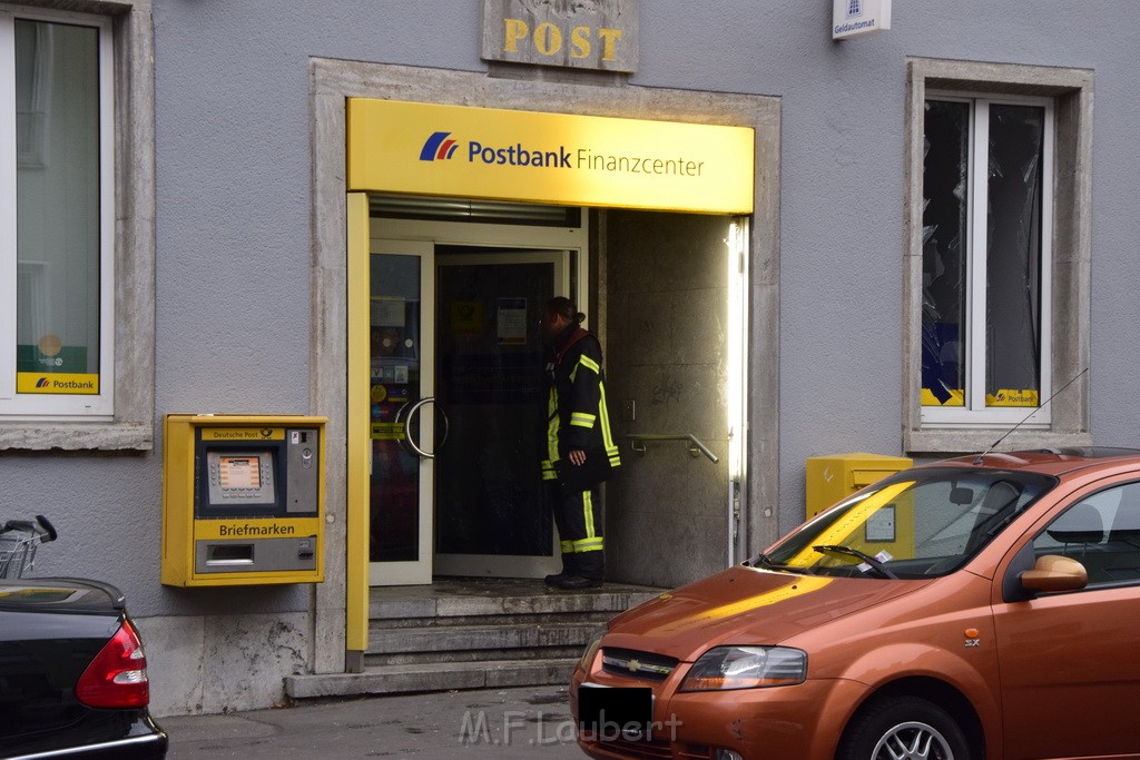 Geldautomat gesprengt Koeln Lindenthal Geibelstr P107.JPG - Miklos Laubert